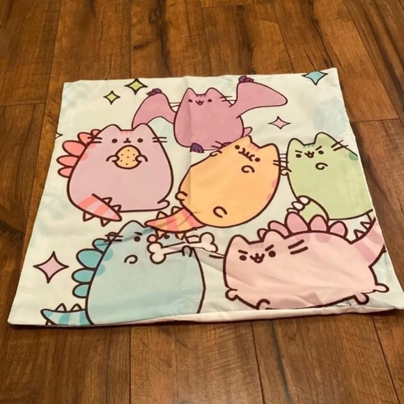 Adorable super soft pusheen pillow case
Dinosaurs